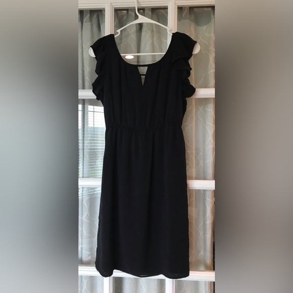 Fossil size XS keyhole type black fluttery dress, modest but also attractive! - Picture 2 of 8